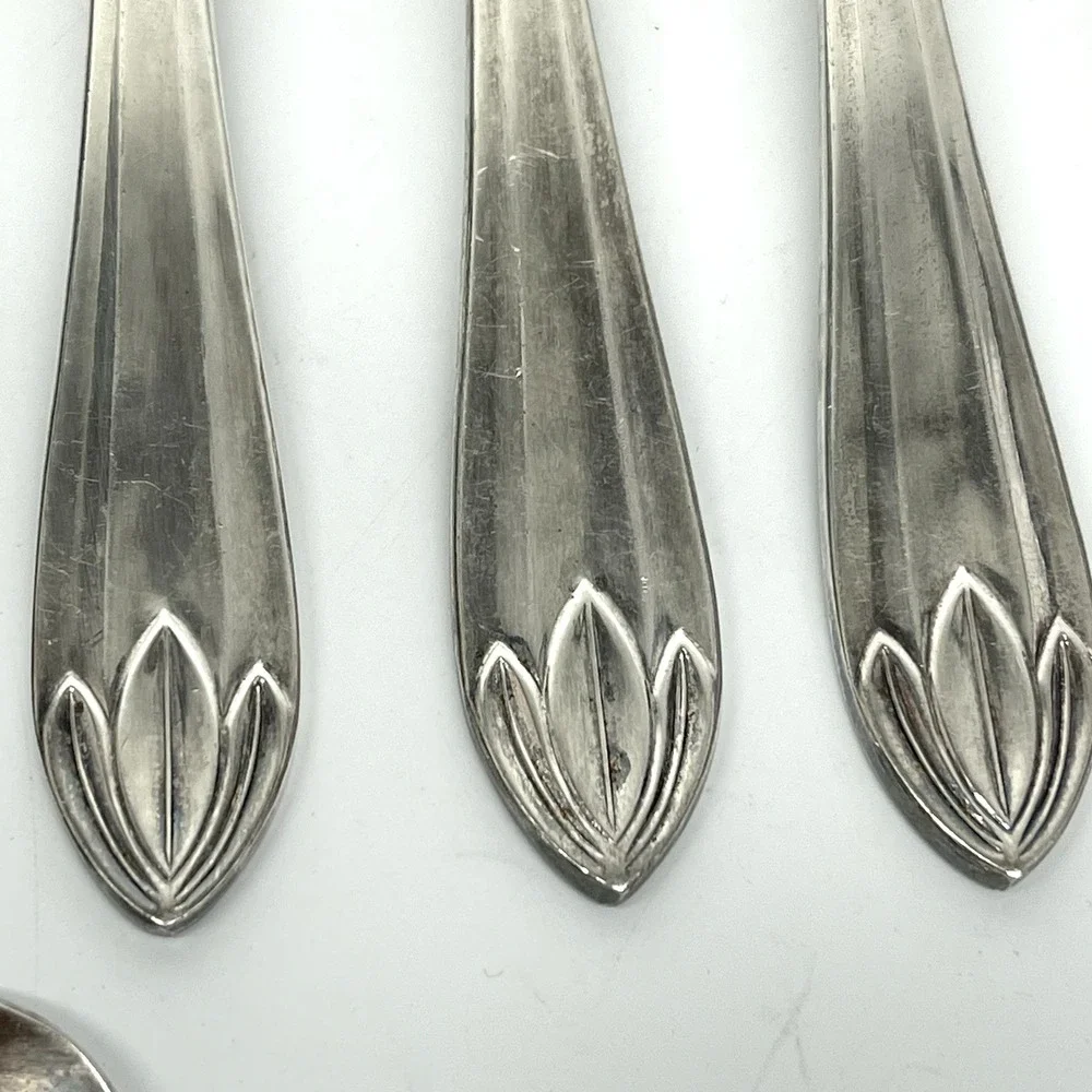 International Silver Lotus Pattern Flatware Set Of 17 Piece Silverplate Korea